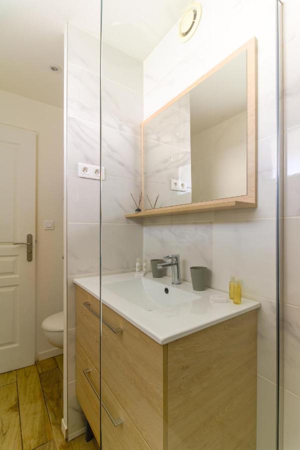 לה לבאנדו Select'Sohome - Appartement Renove Au Coeur Du Centre-Ville Du Lavandou - A Proximite Des Plages Et Commerces - Gaia מראה חיצוני תמונה
